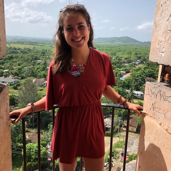 Meet your Posher, Alicia - Picture 2 of 7